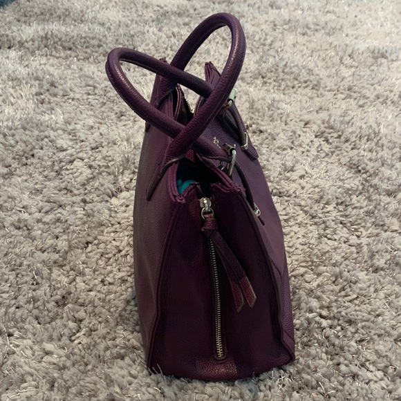 GUESS Purse / Handbag (12”x9”x6”) - Picture 7 of 16